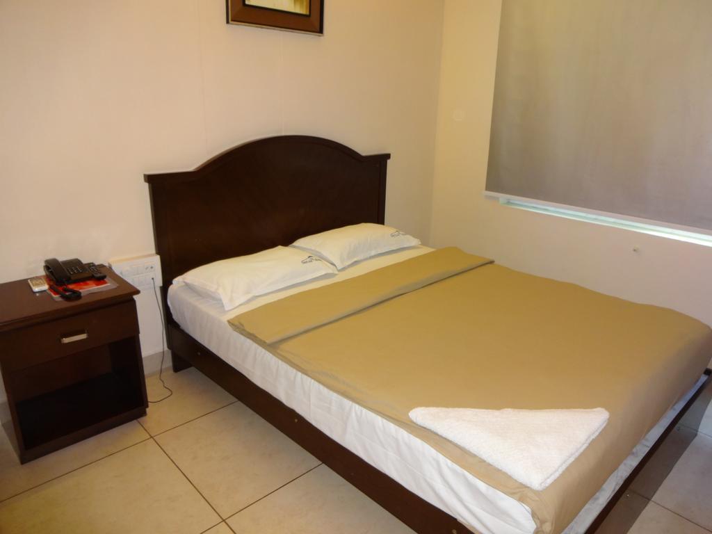 Hotel Sky Lite Coimbatore Habitación foto